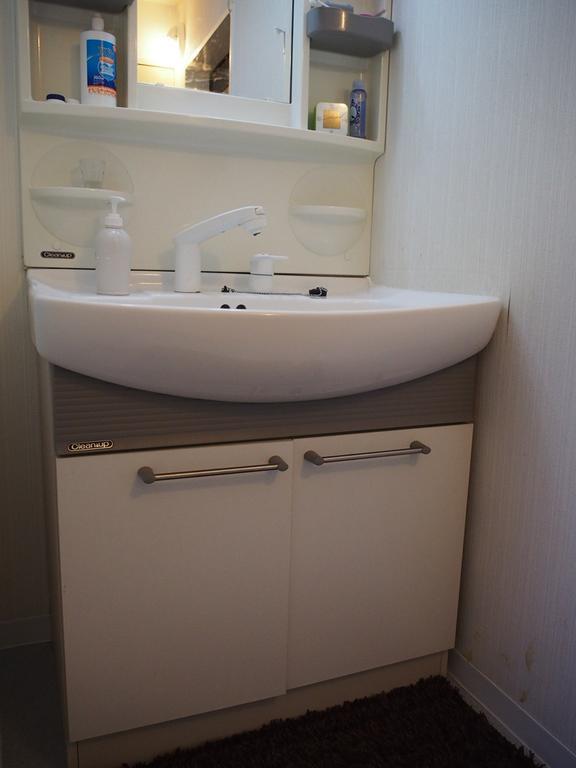 Chambre Lits Jumeaux avec Salle de Bains Commune (Féminine)